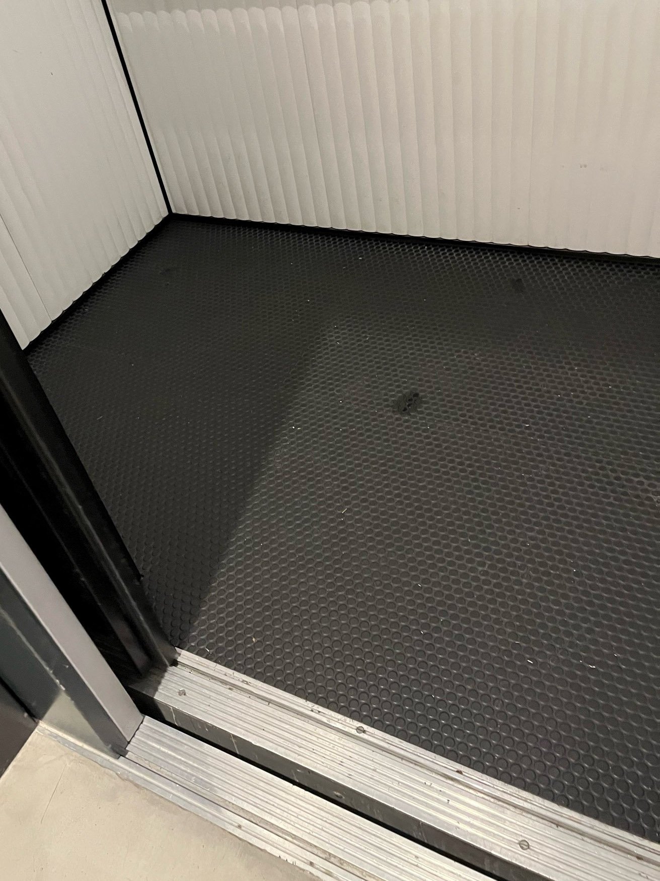 Tekstur Elevator Flooring 3