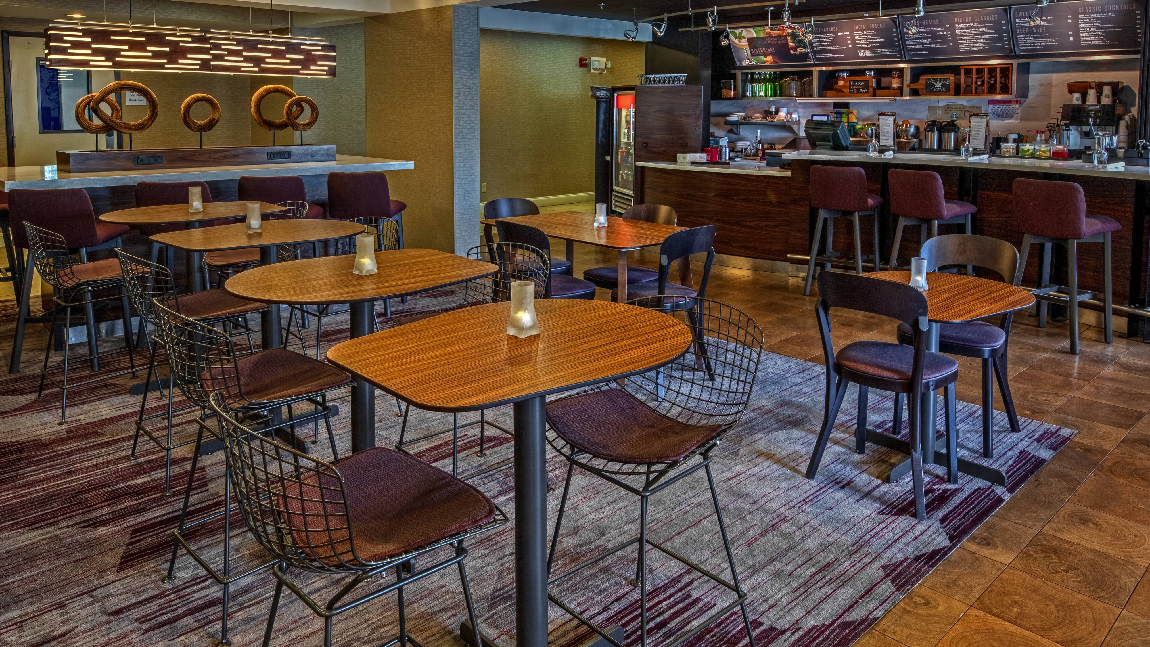 Courtyard by Marriott Bistro Tables