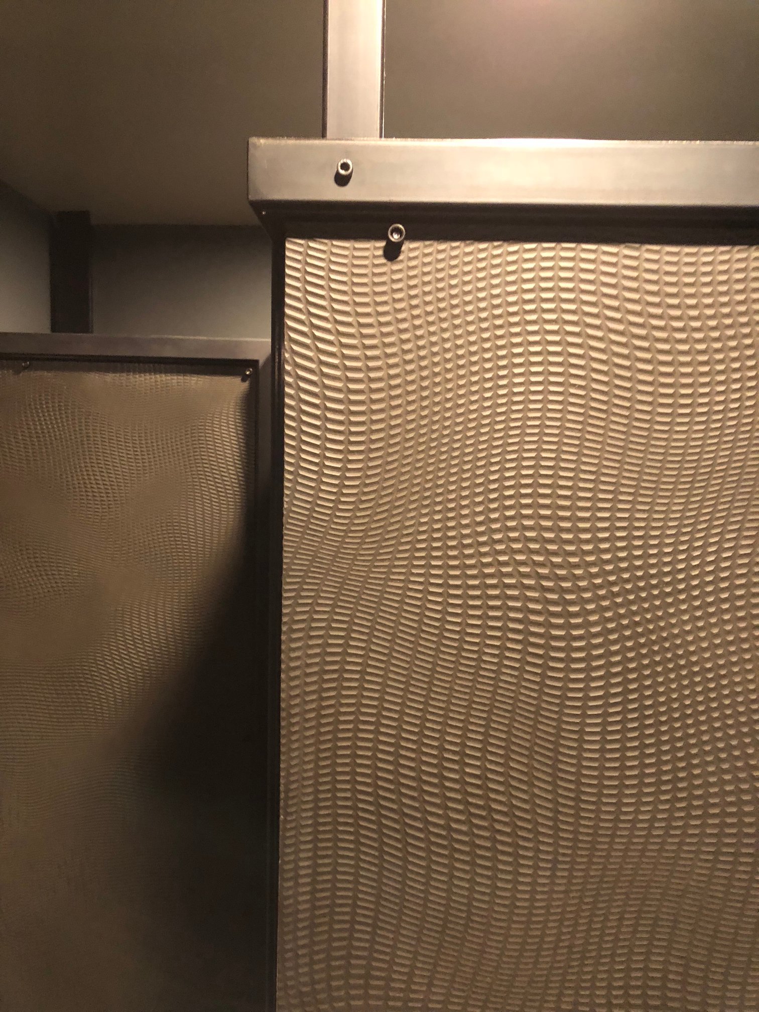 ZZQ - Tekstur Restroom Partitions - Richmond, VA - Case Study